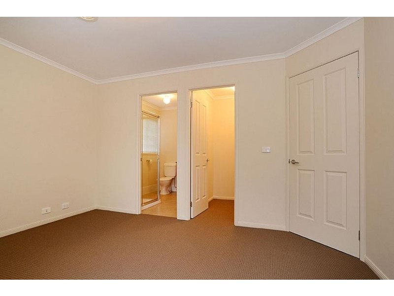 27 Klippel Way, Caroline Springs VIC 3023