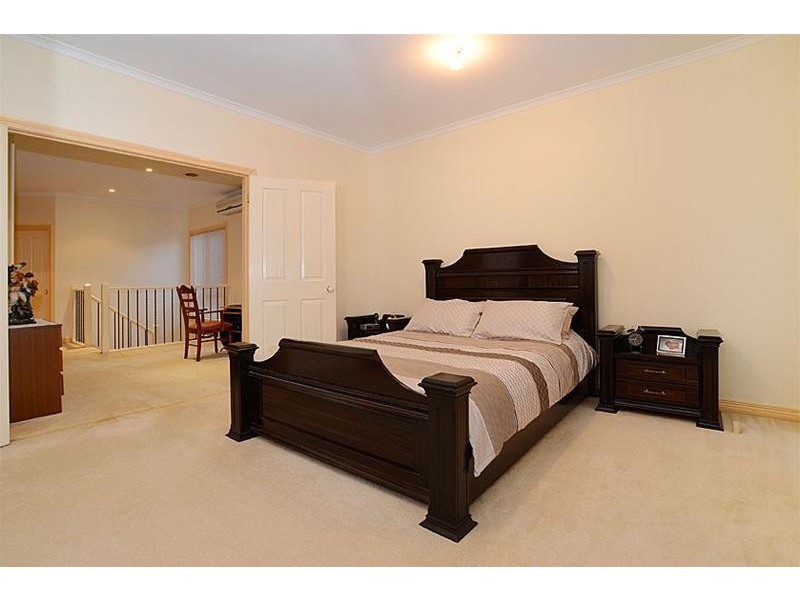 22 Marylou Court, Delahey VIC 3037