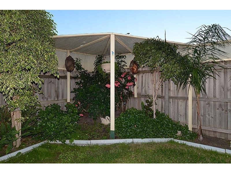 22 Marylou Court, Delahey VIC 3037