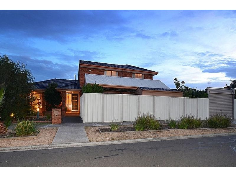1 Gretal Court, Taylors Lakes VIC 3038
