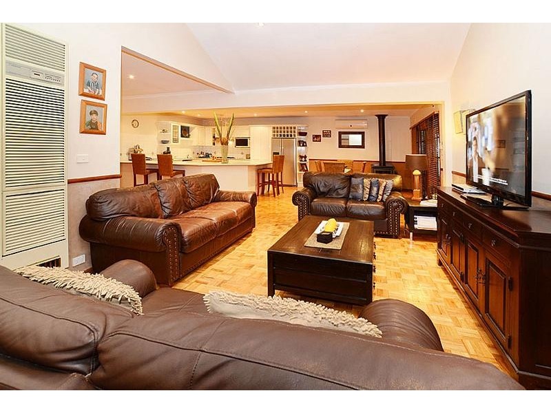 1 Gretal Court, Taylors Lakes VIC 3038
