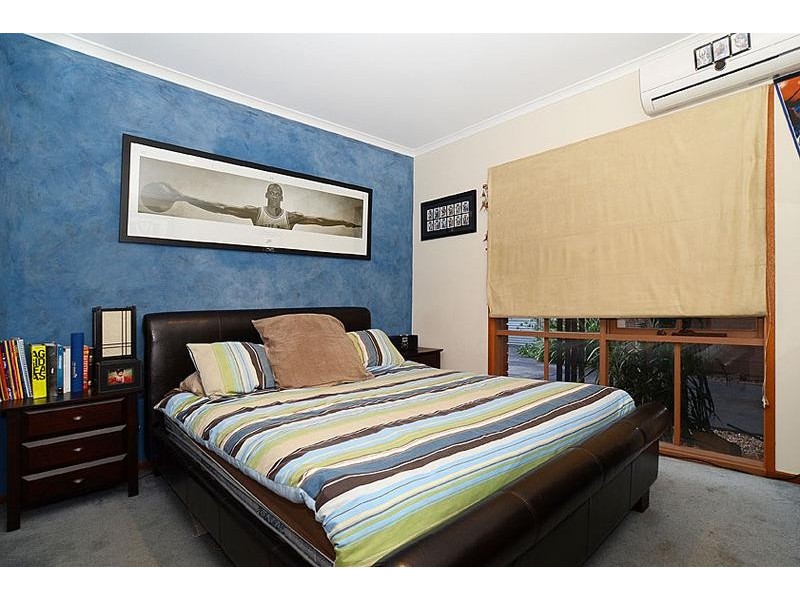 1 Gretal Court, Taylors Lakes VIC 3038