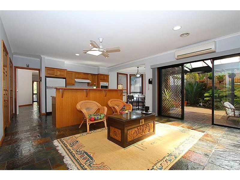 4 Queens Parade, Hillside VIC 3037