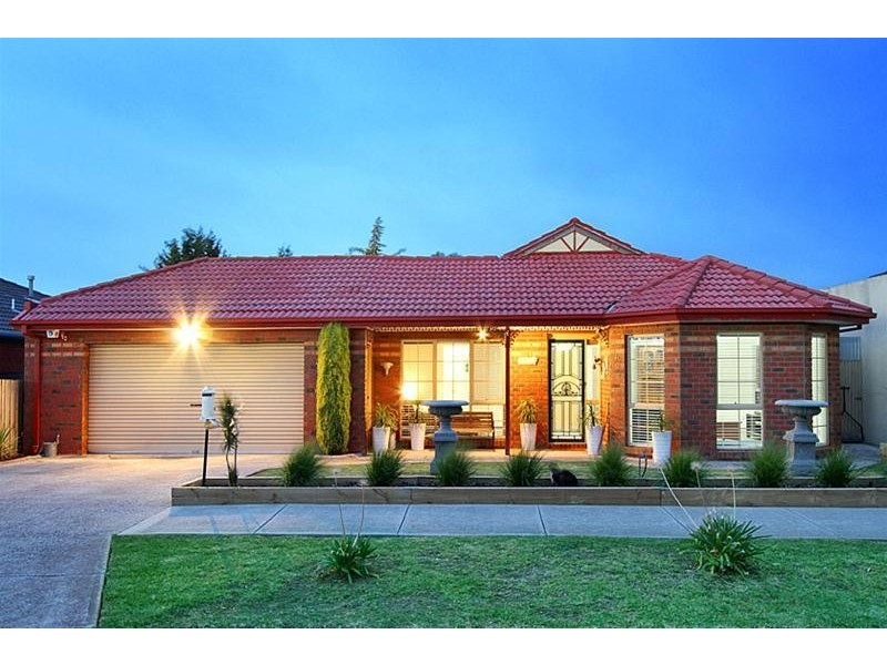 10 Delbridge Drive, Sydenham VIC 3037