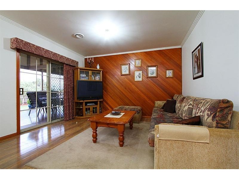 12 Vinct Close, Keilor Downs VIC 3038