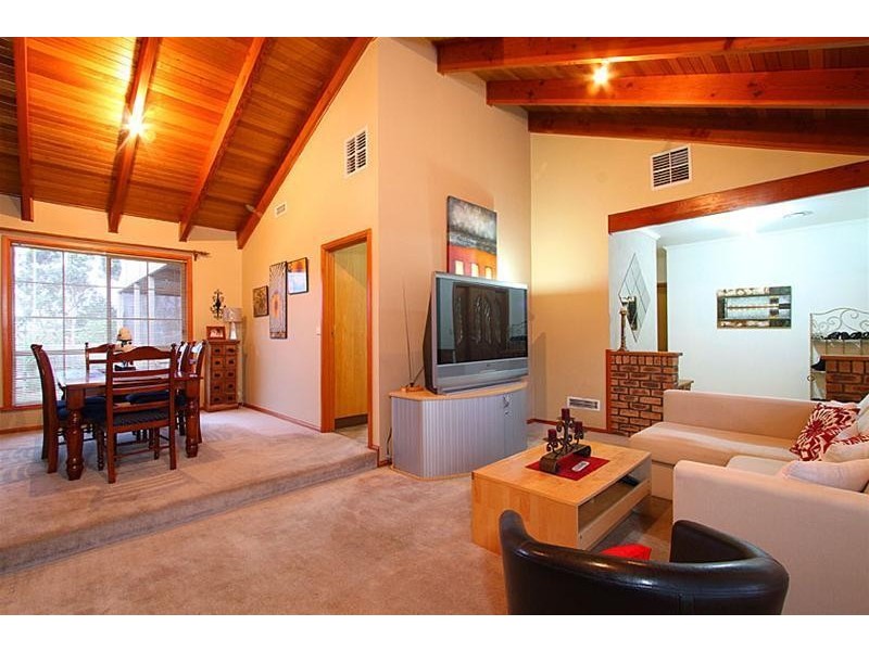 12 Vinct Close, Keilor Downs VIC 3038