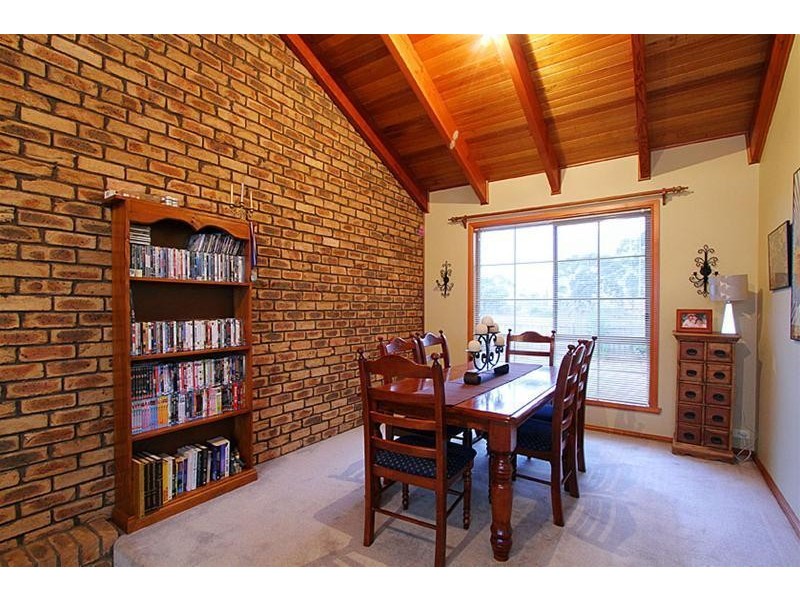 12 Vinct Close, Keilor Downs VIC 3038