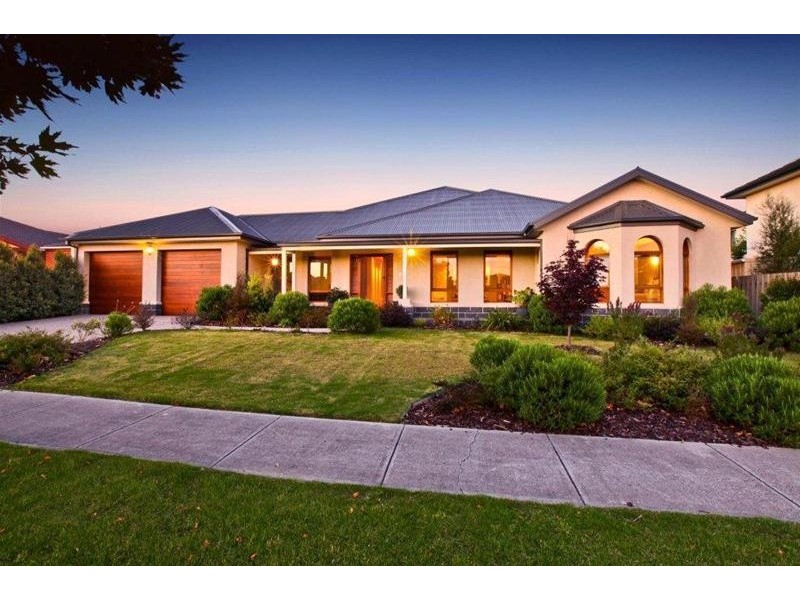 4 Sovereign Way, Hillside VIC 3037