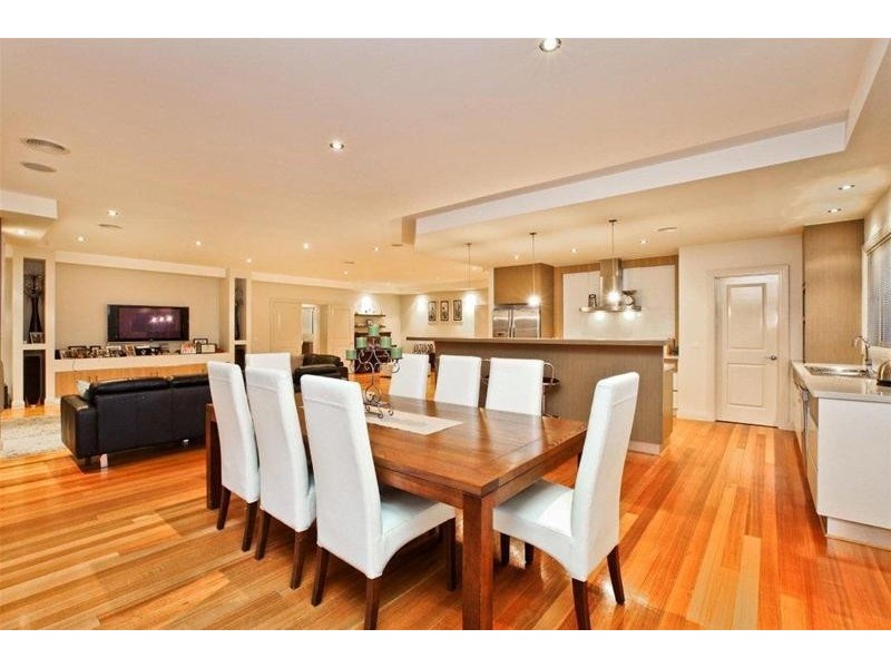 4 Sovereign Way, Hillside VIC 3037