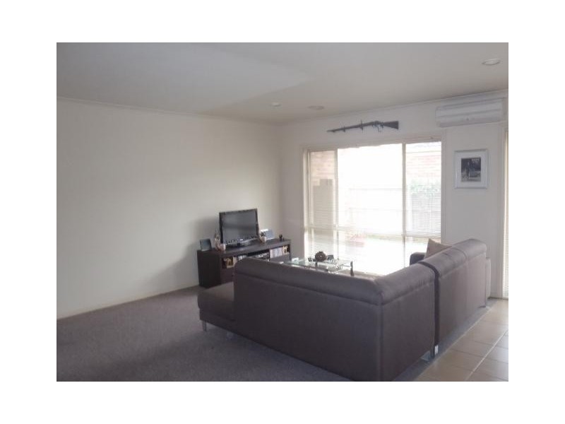 15/12-32 Pecks Road, Sydenham VIC 3037