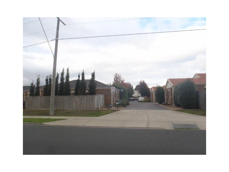 15/12-32 Pecks Road, Sydenham VIC 3037