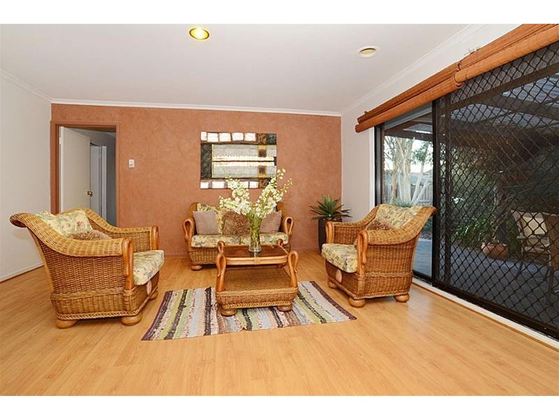 11 Rockwall Close, Sydenham VIC 3037