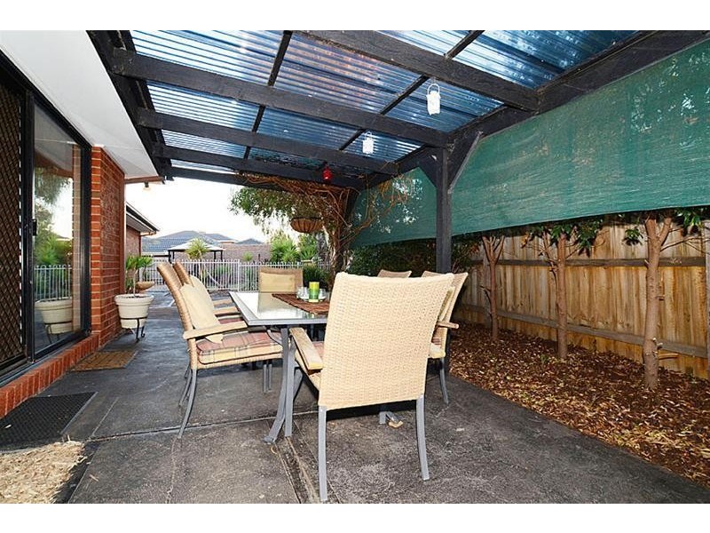 11 Rockwall Close, Sydenham VIC 3037
