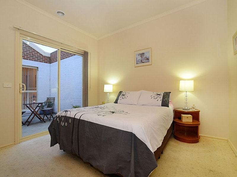 2/5 Jade Way, Hillside VIC 3037
