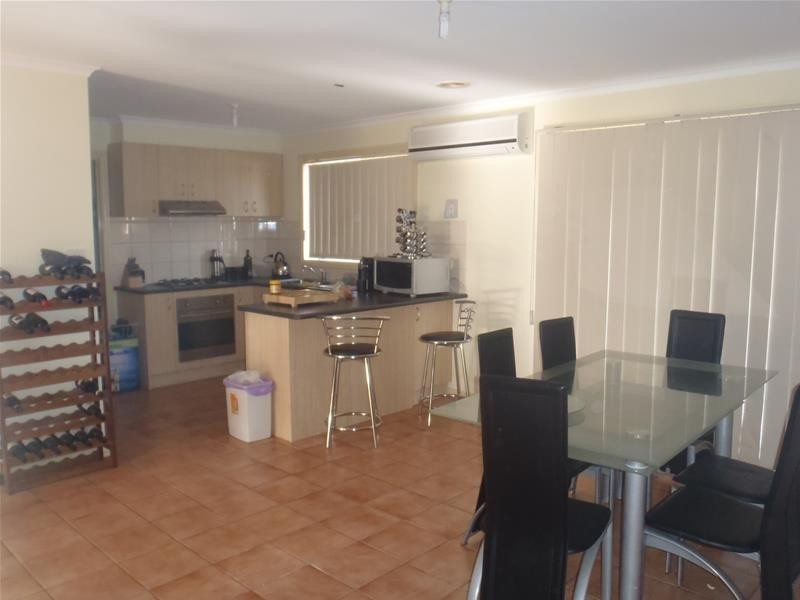 17/52 Latham Street, Werribee VIC 3030