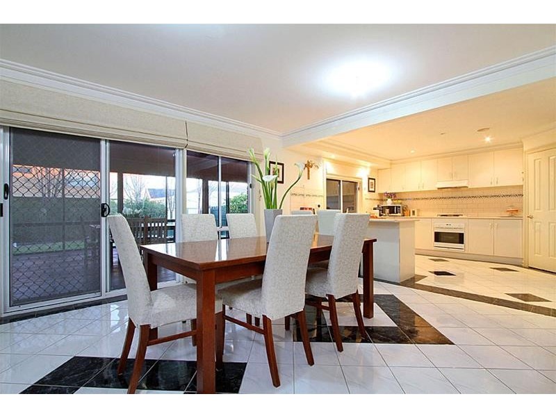 17 Cressida Crescent, Sydenham VIC 3037