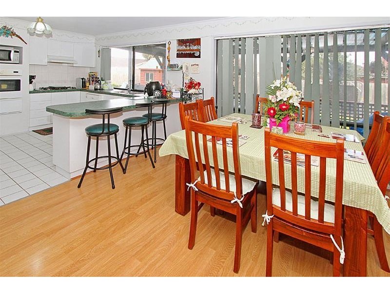 4 Station Master Close, Sydenham VIC 3037