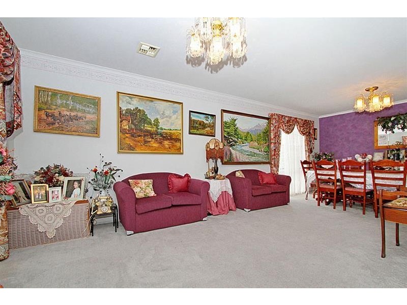 4 Station Master Close, Sydenham VIC 3037