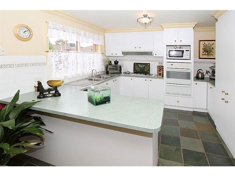 2 Anakie Walk, Delahey VIC 3037