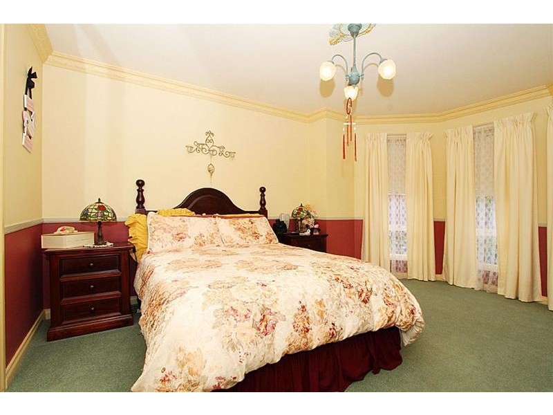 2 Anakie Walk, Delahey VIC 3037