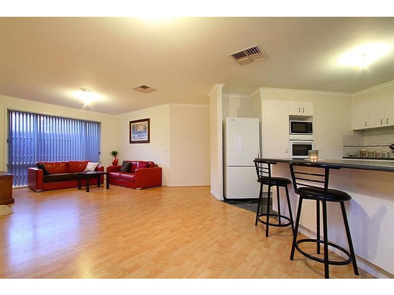 21 Brindalee Way, Hillside VIC 3037