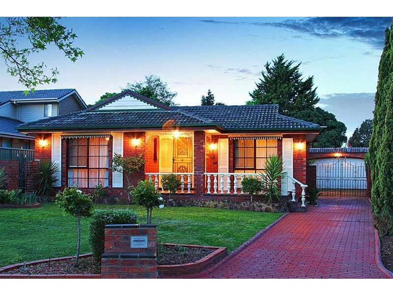 8 Mallacoota Court, Taylors Lakes VIC 3038
