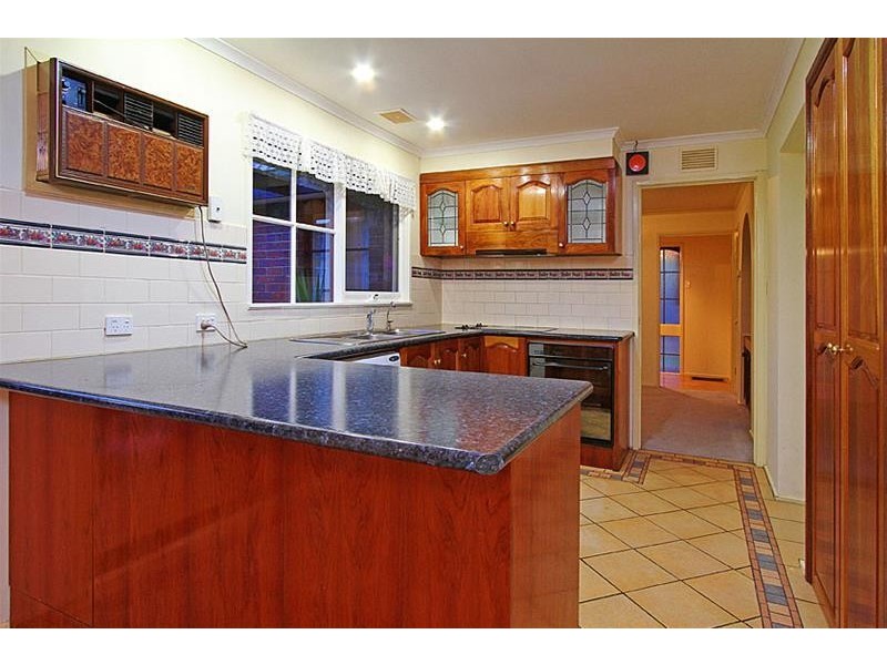 8 Mallacoota Court, Taylors Lakes VIC 3038