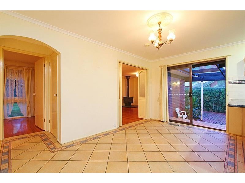 8 Mallacoota Court, Taylors Lakes VIC 3038