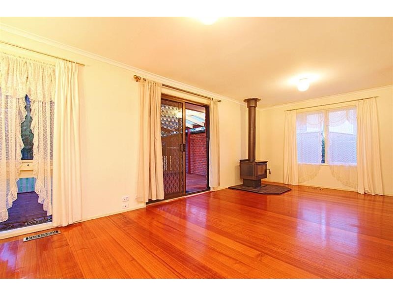 8 Mallacoota Court, Taylors Lakes VIC 3038