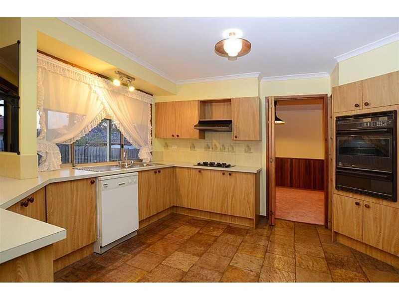 4 Coorong Court, Taylors Lakes VIC 3038