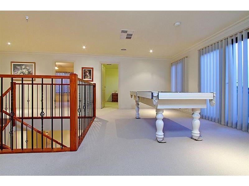 90 Taylors Hill Boulevard, Taylors Hill VIC 3037