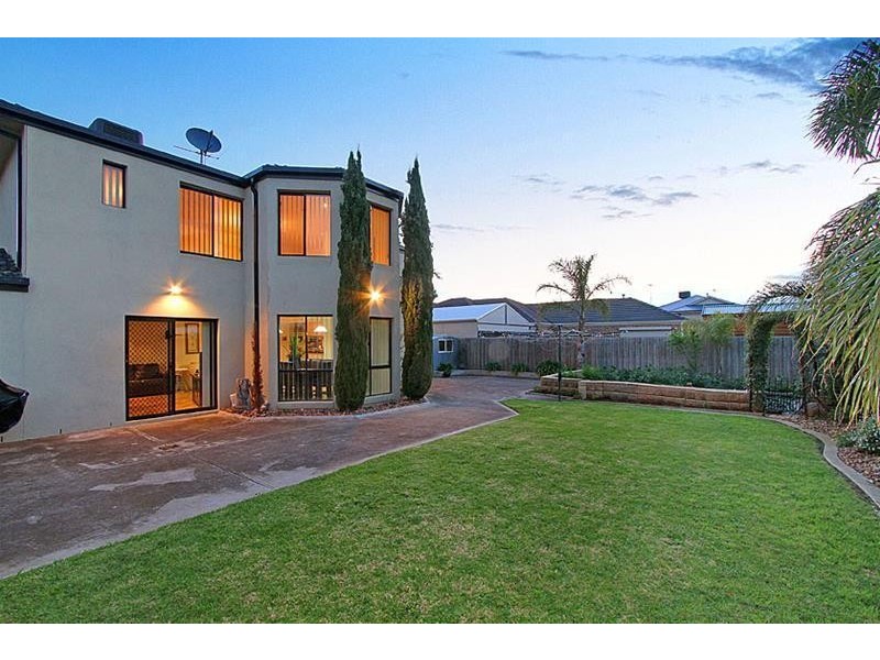 90 Taylors Hill Boulevard, Taylors Hill VIC 3037