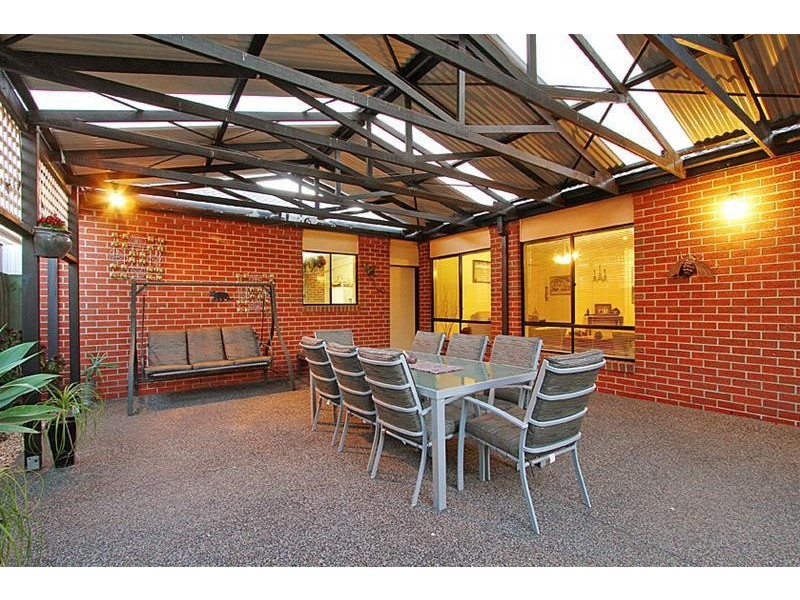 30 Cressida Crescent, Sydenham VIC 3037