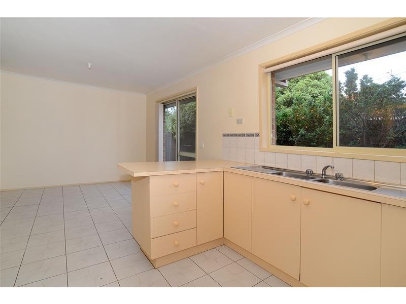 2/165 Lady Nelson Way, Keilor Downs VIC 3038