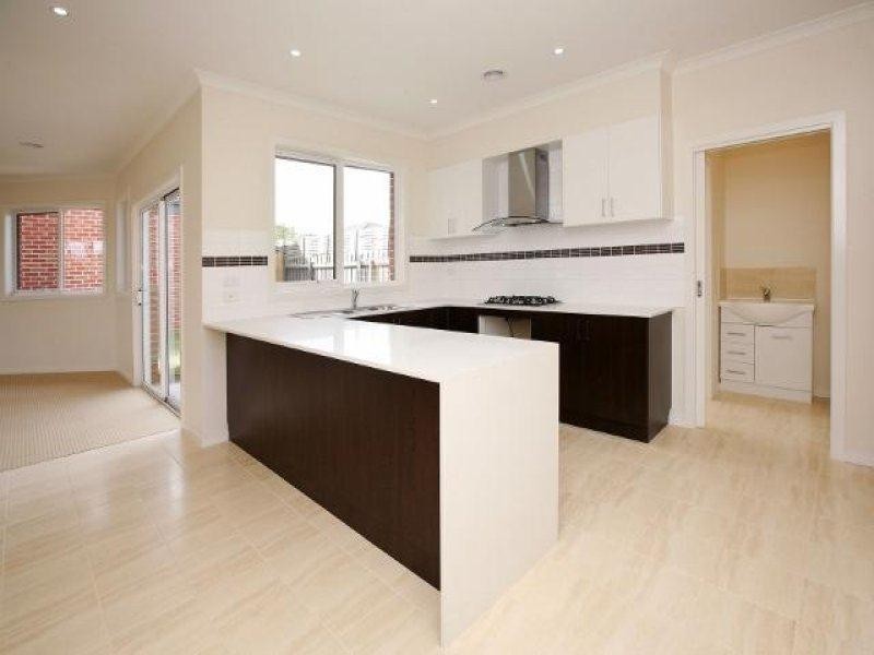 2/110 Fox Street, St Albans VIC 3021