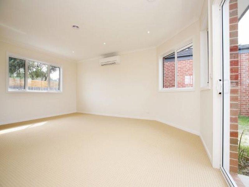 2/110 Fox Street, St Albans VIC 3021