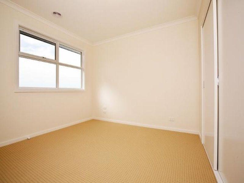 2/110 Fox Street, St Albans VIC 3021