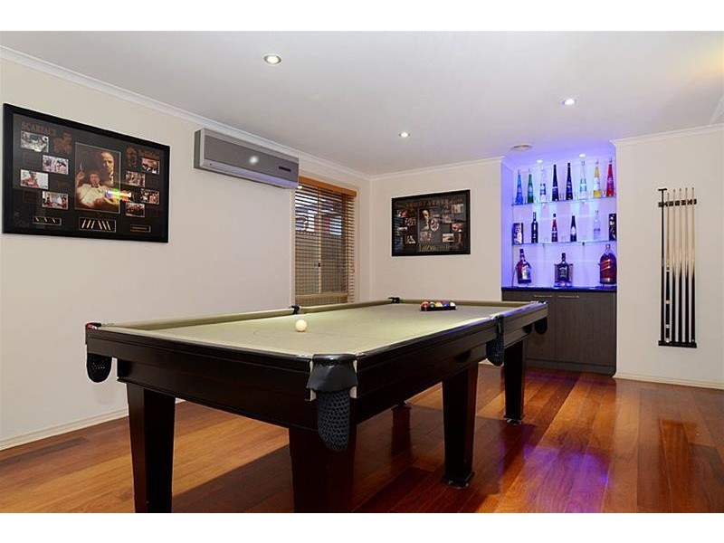 9 Rose Hedge Drive, Sydenham VIC 3037