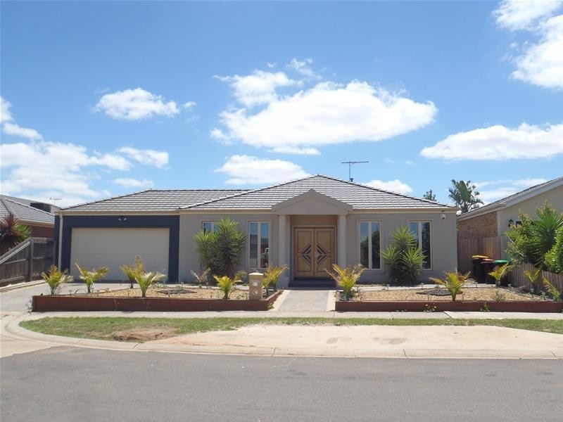 34 Johnstone Way, Taylors Hill VIC 3037