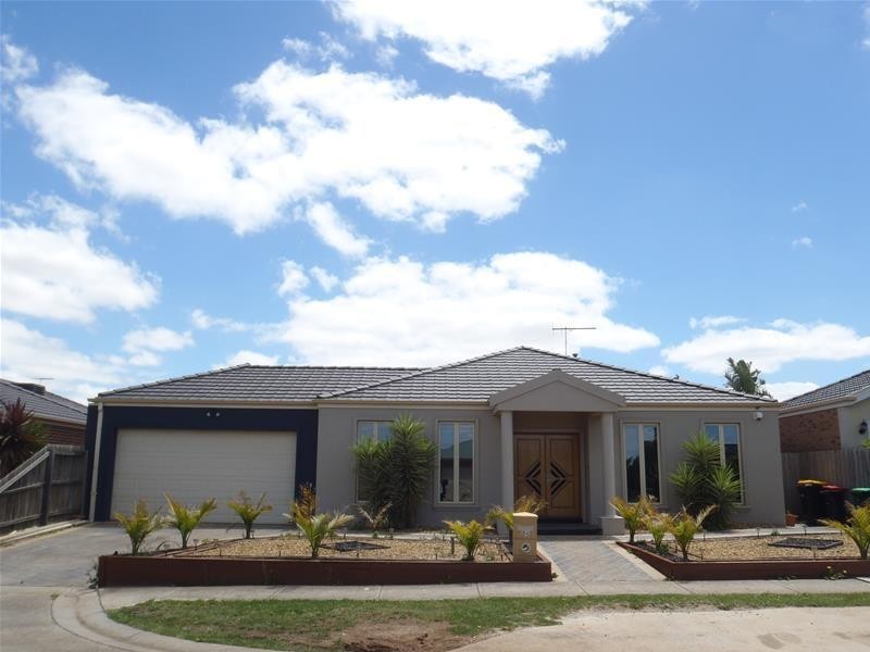 34 Johnstone Way, Taylors Hill VIC 3037