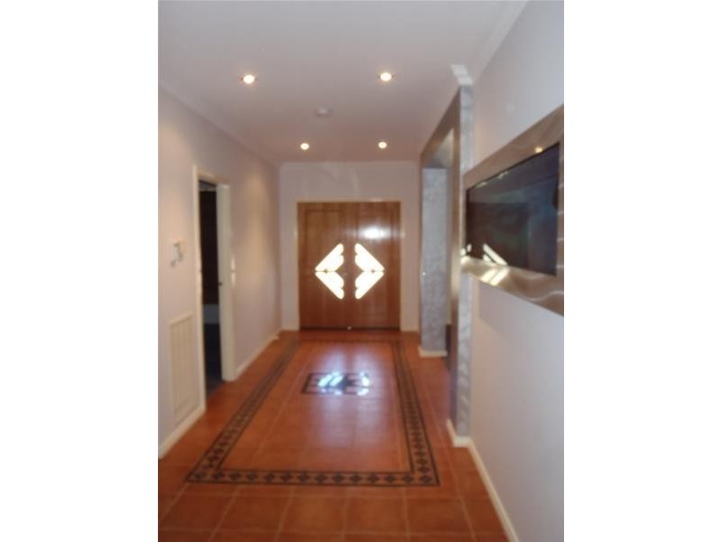 34 Johnstone Way, Taylors Hill VIC 3037