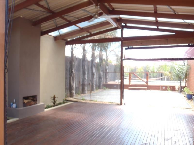 34 Johnstone Way, Taylors Hill VIC 3037