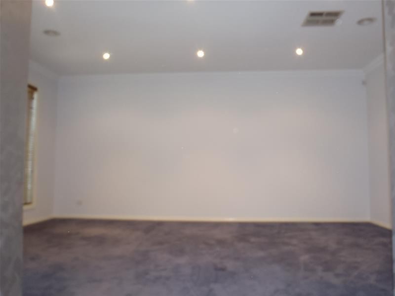 34 Johnstone Way, Taylors Hill VIC 3037