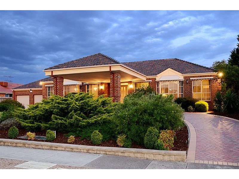 19 Castlewellan Boulevard, Hillside VIC 3037