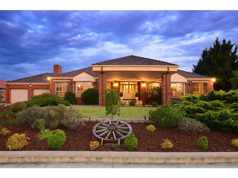 19 Castlewellan Boulevard, Hillside VIC 3037