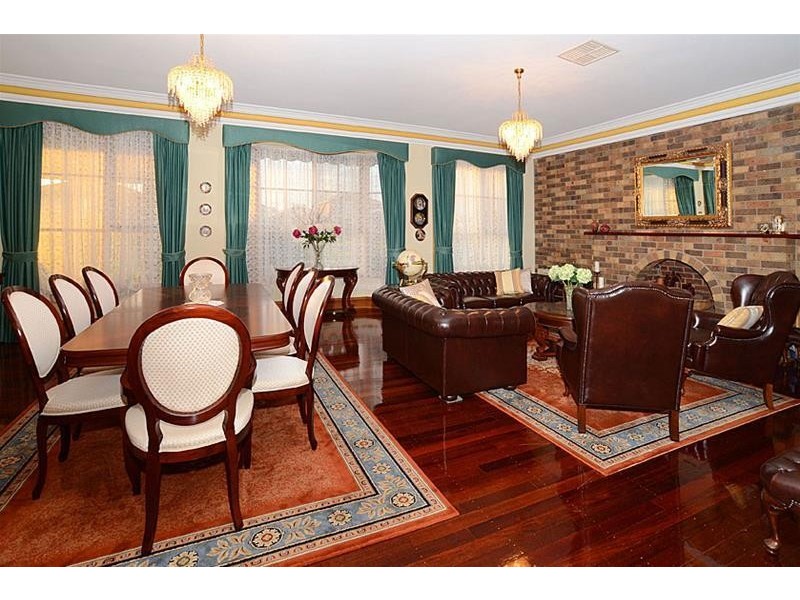 19 Castlewellan Boulevard, Hillside VIC 3037