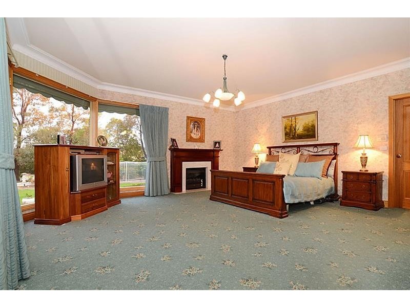 19 Castlewellan Boulevard, Hillside VIC 3037