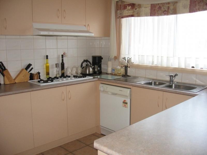 30 Kelland Avenue, Hillside VIC 3037