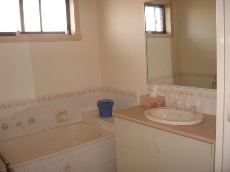 30 Kelland Avenue, Hillside VIC 3037