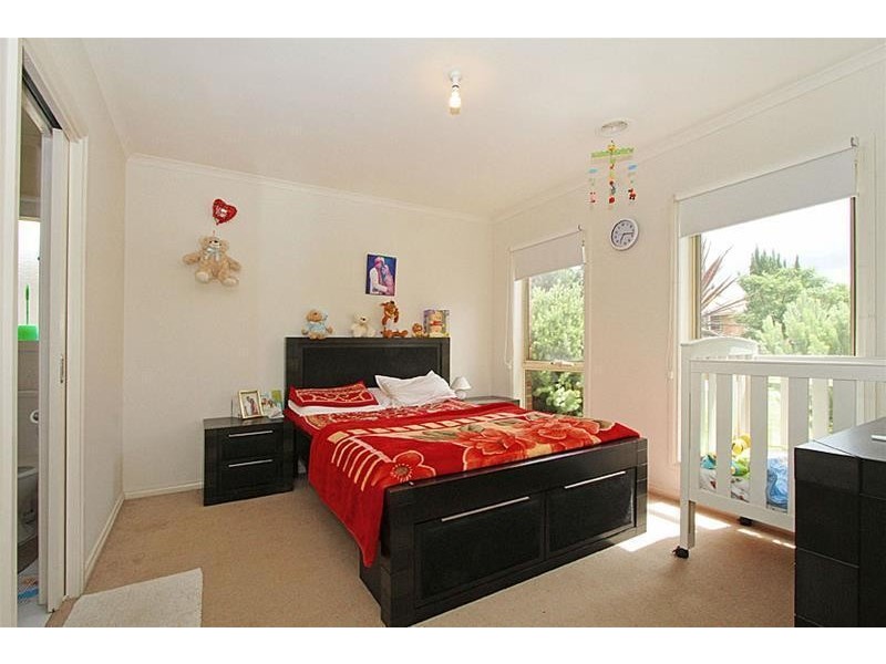 1/12 Normanby Street, Sydenham VIC 3037